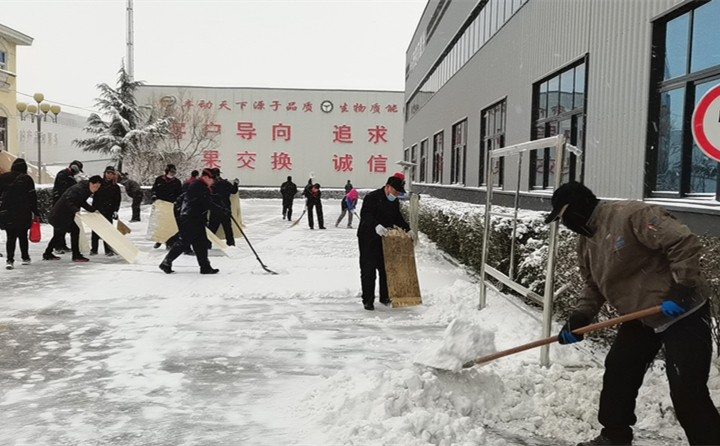 最美不止下雪天，還有這些“掃雪人”.jpg