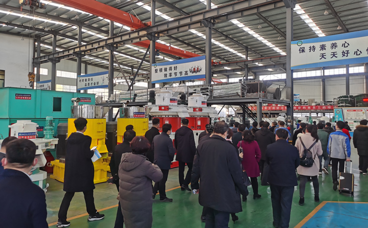 山東金格瑞不斷提升企業(yè)創(chuàng)新力、發(fā)展力、影響力，為我區(qū)全面建設現(xiàn)代化濟東強區(qū)再立新功.jpg