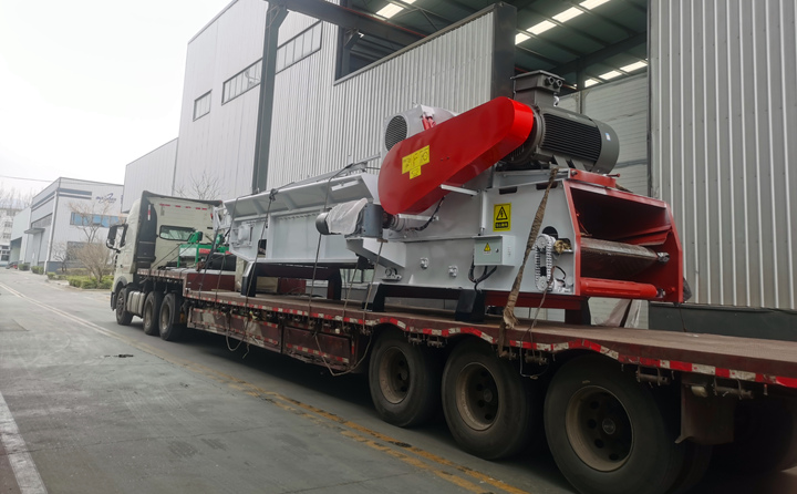大型破碎機(jī).jpg 大型破碎機(jī).jpg