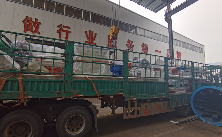 高考進(jìn)行時(shí)，金格瑞木屑顆粒機(jī)發(fā)貨時(shí).jpg