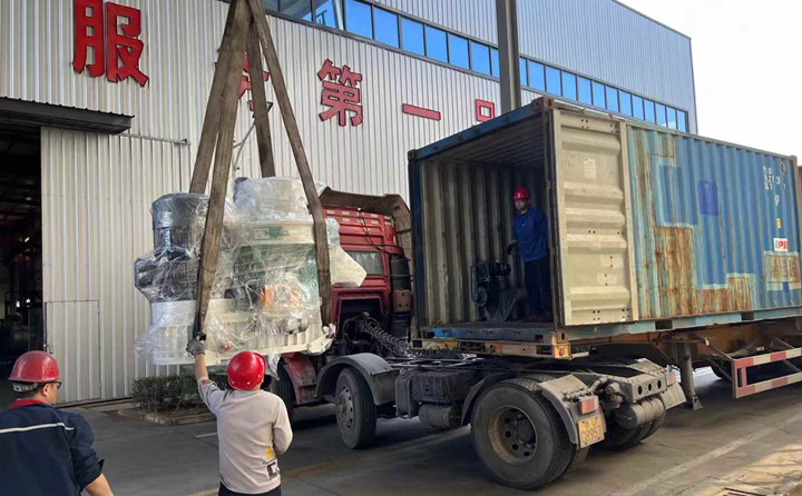 巴西客戶訂購的中國山東金格瑞生物質(zhì)顆粒機(jī)設(shè)備已裝車完成.jpg 巴西客戶訂購的中國山東金格瑞生物質(zhì)顆粒機(jī)設(shè)備已裝車完成.jpg
